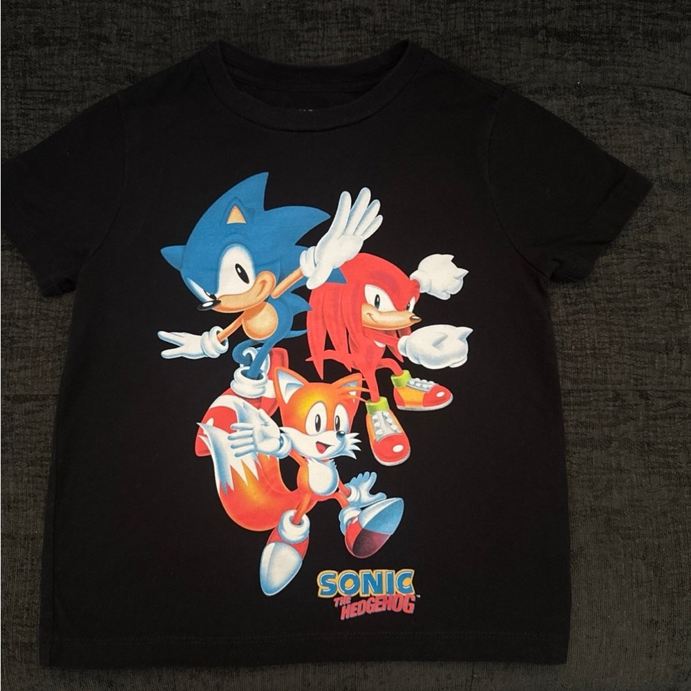 *SOLD* Sonic The Hedgehog Shirt